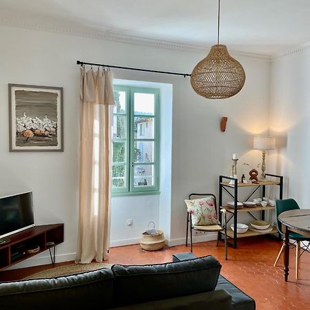L'Ecrin De Mona Au Coeur De Lourmarin Apartment Luaran gambar