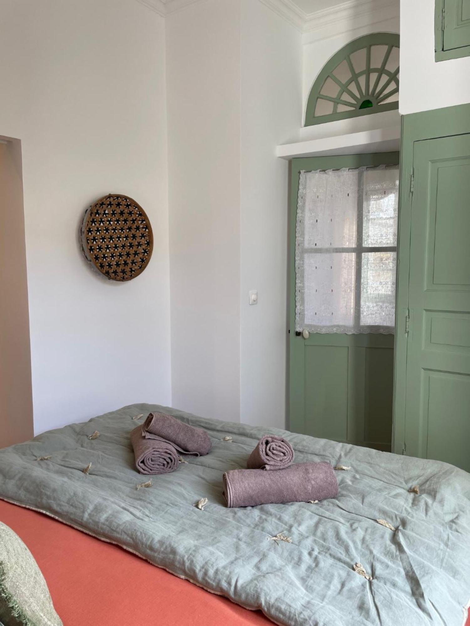 L'Ecrin De Mona Au Coeur De Lourmarin Apartment Luaran gambar