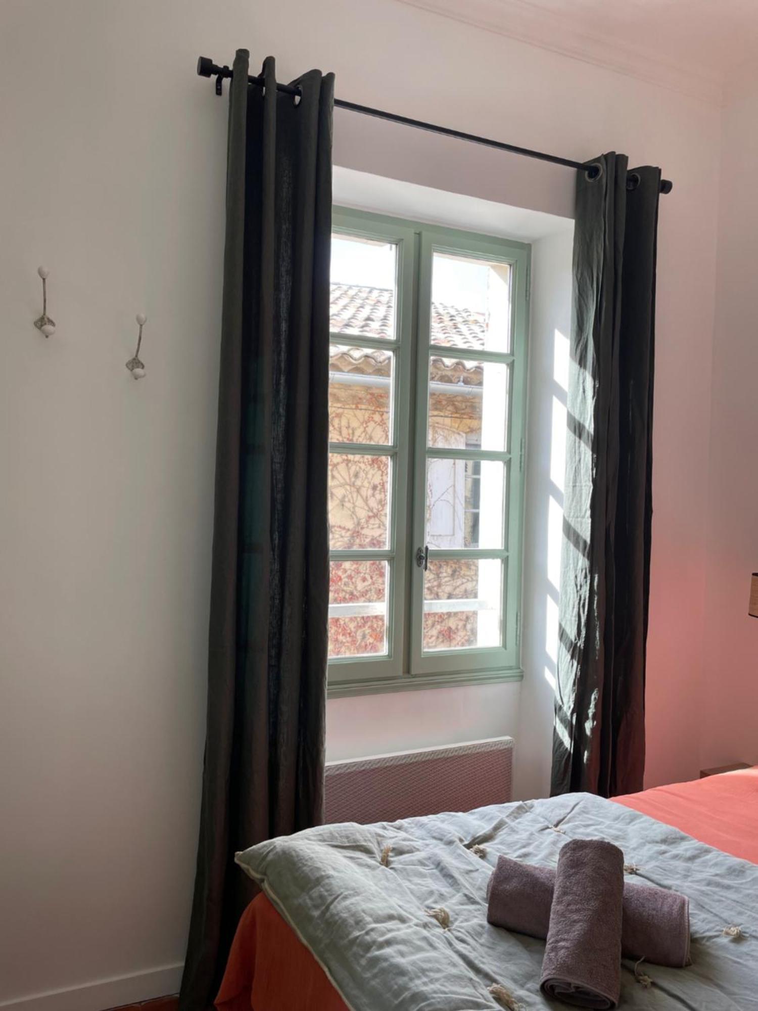 L'Ecrin De Mona Au Coeur De Lourmarin Apartment Luaran gambar