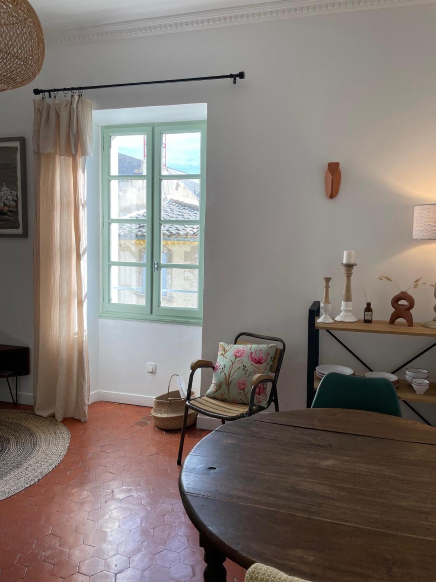 L'Ecrin De Mona Au Coeur De Lourmarin Apartment Luaran gambar